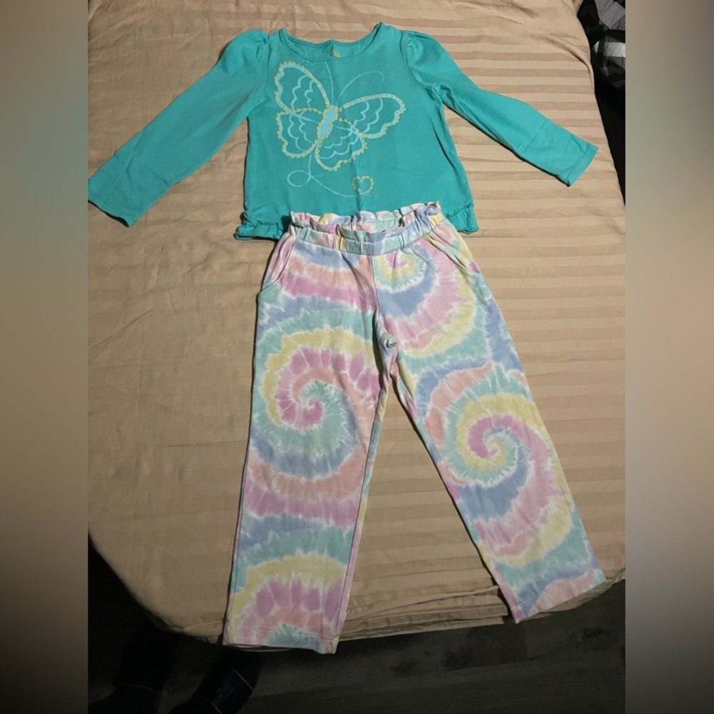 Girls Fun! outfit - Picture 4 of 7